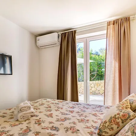 Appartement Rita Artatore *